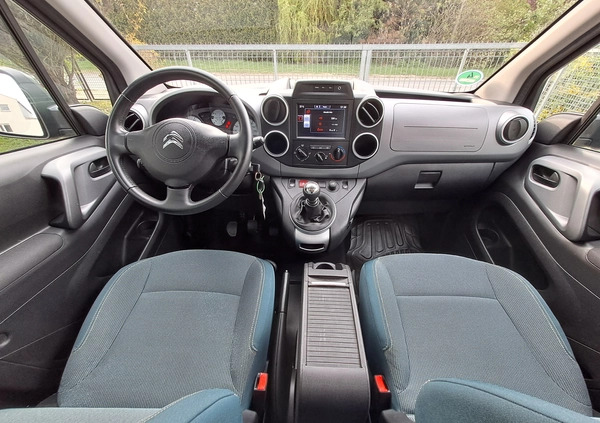 Citroen Berlingo cena 36900 przebieg: 121484, rok produkcji 2017 z Poznań małe 277